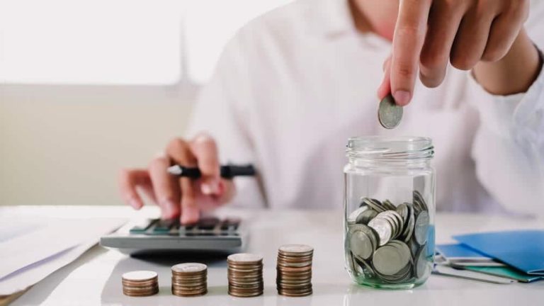 Kursimet në lekë rriten 10-fish më shumë se ato në Euro