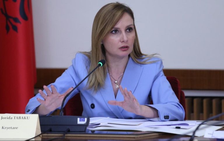 Tabaku: Shqiptarët po përballen me rritjen e çmimeve, rroga dhe pensione të pamjaftueshme