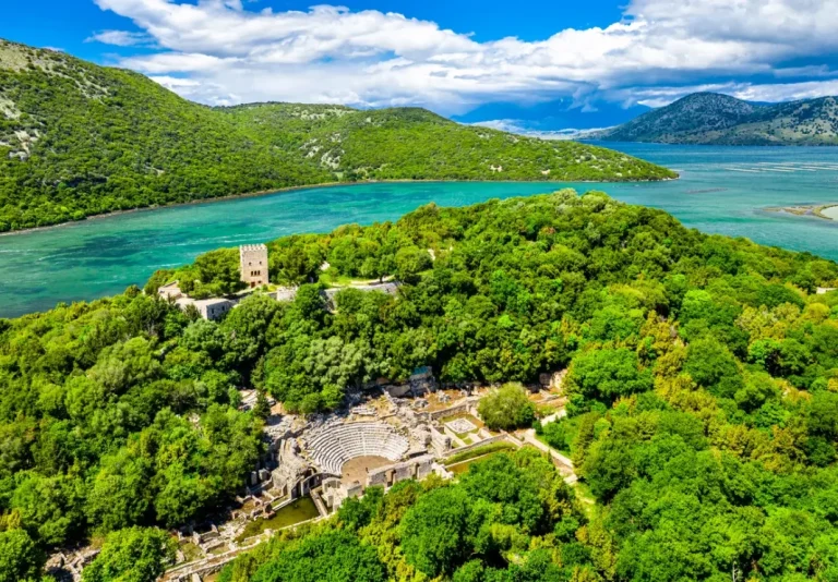 ”Le Figaro”: Shqipëria mes pesë destinacioneve më të mira për të lundruar në Evropë