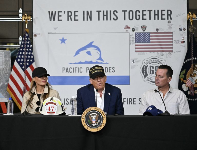 Richard Grenell krah Presidentit Trump në Kaliforni, njeriu i besuar i momenteve të vështira