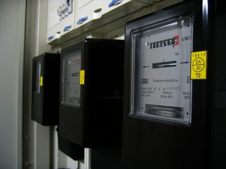 Shqipëria me çmimin mesatar më të ulët në rajon për energjinë elektrike me 0.118 dollarë/kWh