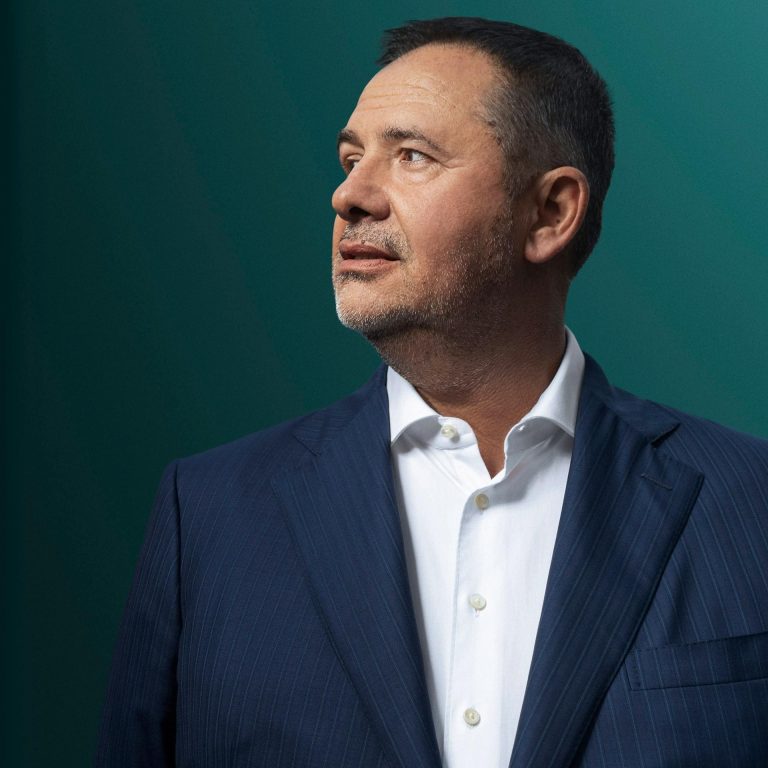 Forbes: Historia e Samir Manes, nga emigrant në Austri në miliarderin e parë të Shqipërisë