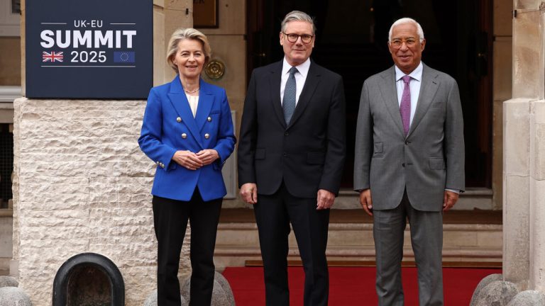 5 vite pas Brexit, BE dhe Britania e Madhe afrohen sërish, nënshkruajnë marrëveshje