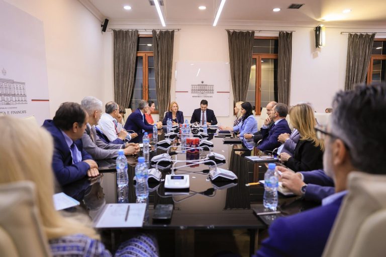 Kredi me kushte lehtësuese për fermerët, 70% të principalit të kredisë e mbulon Garancia Sovrane