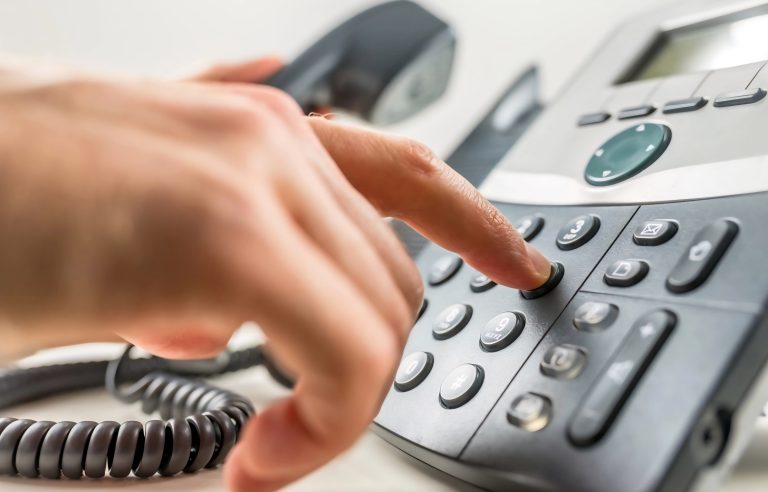 AKEP propozon ulje të tarifave me shumicë të telefonisë fikse