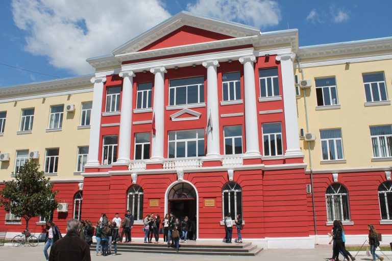 Hapen aplikimet për mbështetje financiare për studentët ekselentë, afati deri më 20 dhjetor