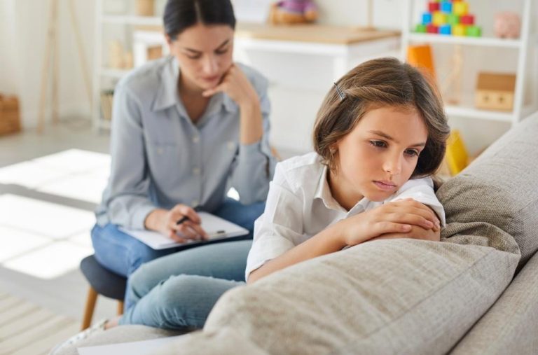 Raporti i KLSH: 25% e shkollave në vend pa shërbim psiko-social, rreth 93 mijë nxënës mbetën pa këshillim