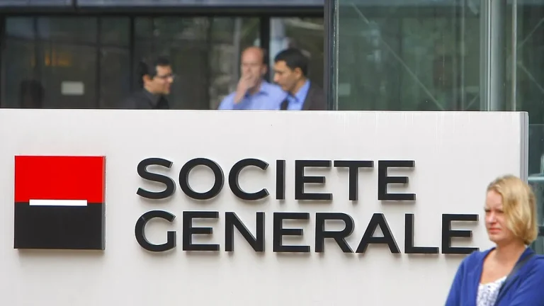 Aksionet e bankës Société Générale rriten pas njoftimit për shkurtime të 1.800 vendeve të punës