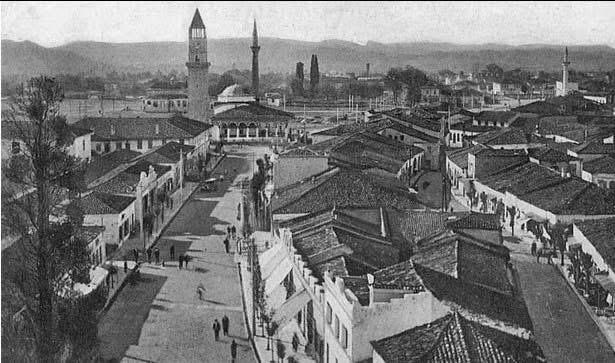 Tirana – 106 vite kryeqytet, mes kullave dhe mungesës së shërbimeve