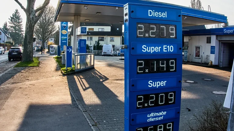 Kush paguan më shumë taksa për karburantin në Evropë, ku renditet Shqipëria?