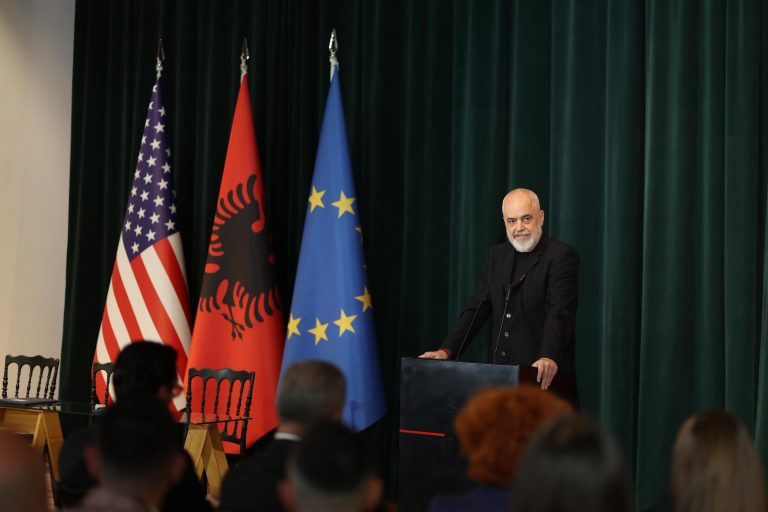 Rama pas marrëveshjes energjetike me SHBA: TEC i Vlorës do të prodhojë vetë energji
