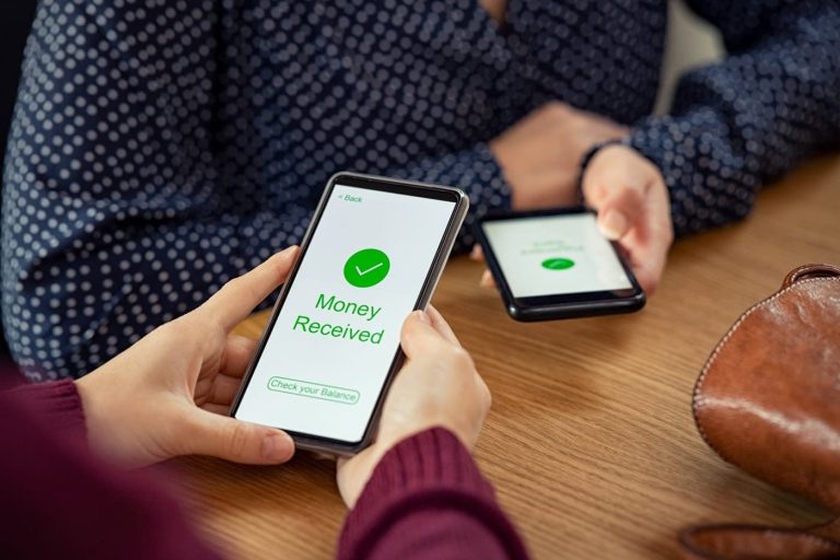 BSH: Llogaritë e parasë elektronike u rritën 21%, fitimi i operatorëve tkurret me 607 milionë lekë në 2025