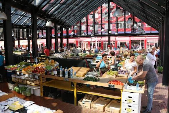 Tregtia me pakicë rritet me 6.7%, karburantet dhe artikujt jo-ushqimorë udhëheqin zgjerimin