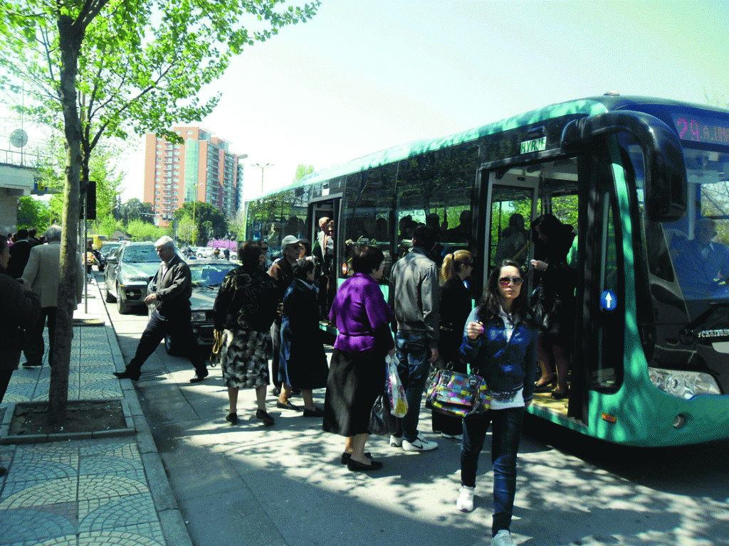 Transporti publik nga privatët në udhëkryq  Bashkitë drejt rikthimit  në timon 