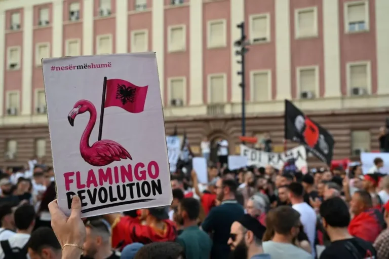 Jo kundër kapitalit të huaj, por kundër “kapitalizmit” vendas