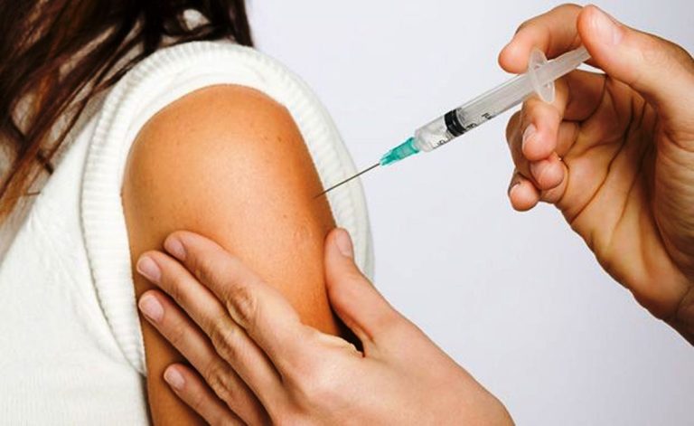Rrezik “afër zeros” për të vdekur nga kanceri i qafës së mitrës pas vaksinës kundër HPV-së