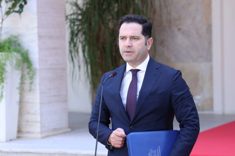 Malaj: Ndryshime në ligjin e sistemit të pagesave, reduktim të kostove për qytetarët dhe bizneset