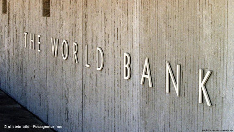 Banka Botërore: Shqipëria mund të sigurojë deri në 56.7 miliardë lekë më shumë për shëndetësinë