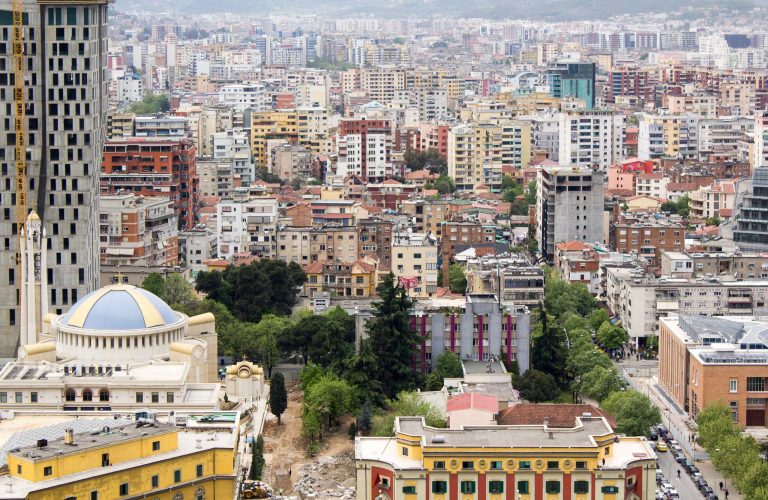 Taksa e pasurisë solli 81 milionë euro për bashkitë, Tirana mbledh gjysmën e të ardhurave
