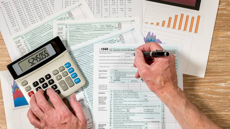 ALTAX: Rekord të ardhurash për buxhetin, por alarm për fitimet e bizneseve dhe rritjen e deficitit