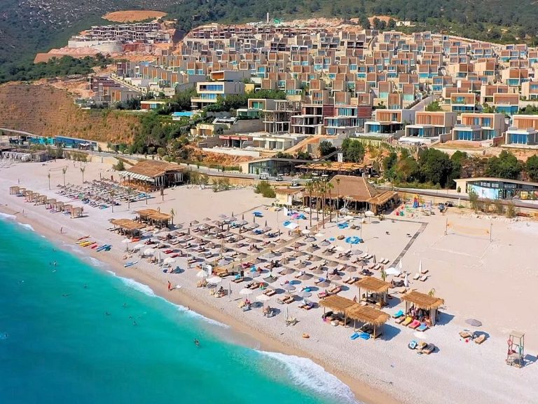 Rreth 5,700 m2 sipërfaqe ndërtimi në tokë shtetërore në Palasë dhe Dhërmi, privati do ndërtojë godinat e shërbimeve publike